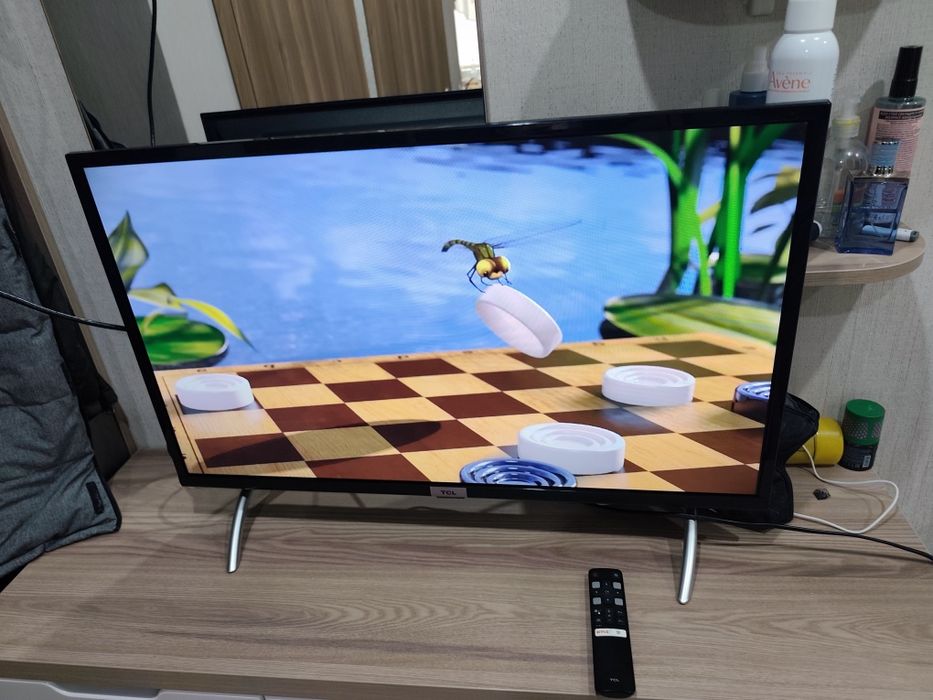 Телевизор Смарт 82 см диагональ