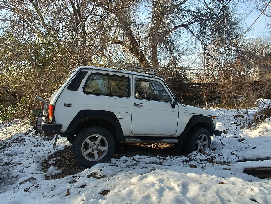 Продам ниву белую тюнинг