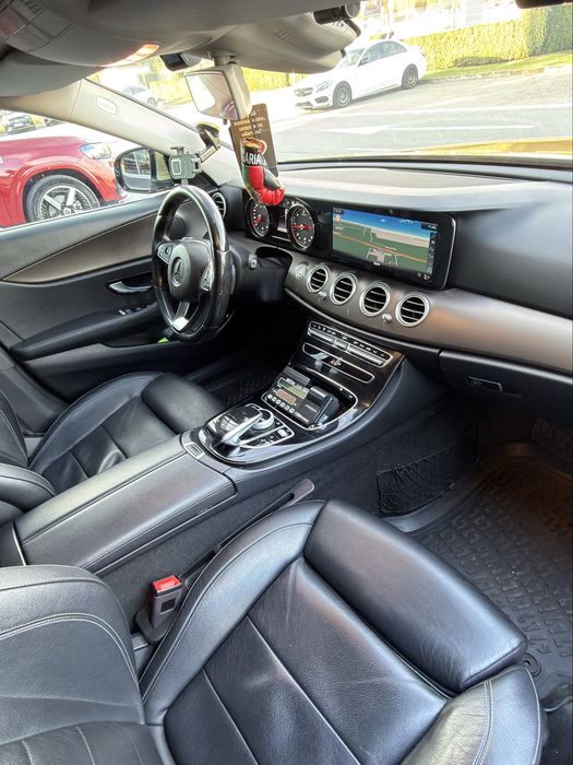 Mercedes-Benz E220
