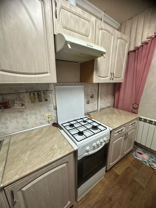 Кухонный гарнитур + вытяжка