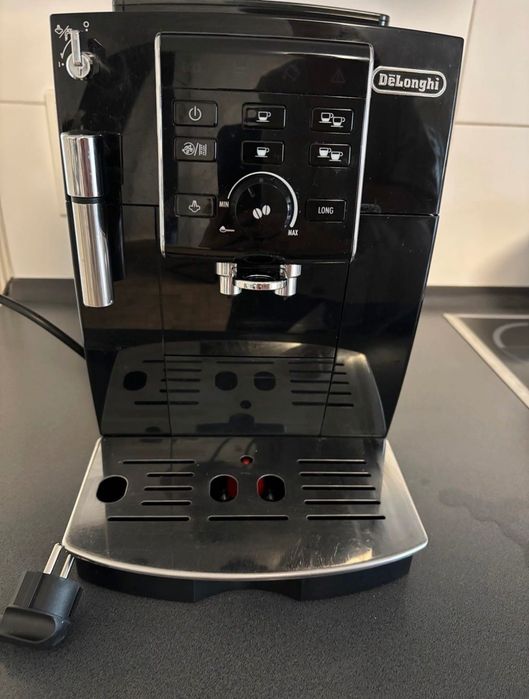 Delonghi Кафемашина