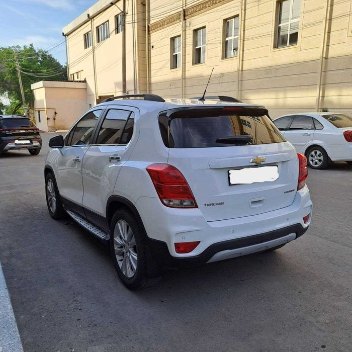 Chevrolet Tracker Premier — 1-ый выпуск, автомат