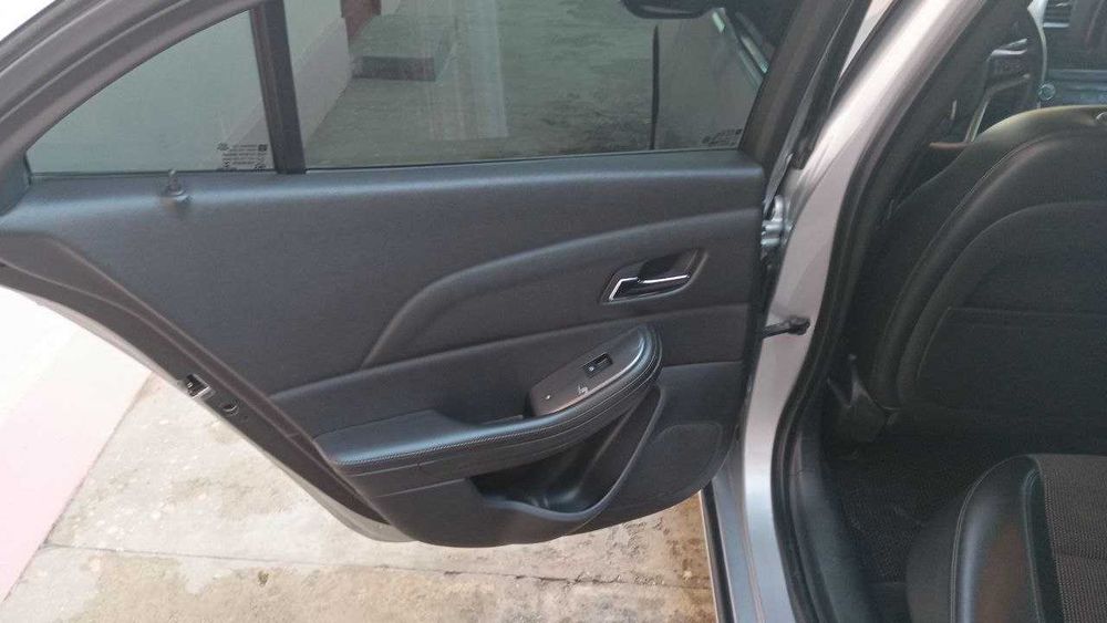 Malibu 1 2-pozitsiya lyukli sotiladi