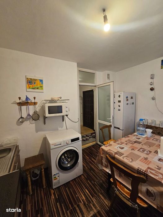 Apartament 3 camere, decomandat, etajul 1. Lăpuș