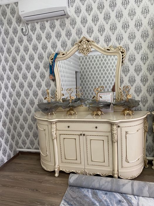 Сервант с комодом для гостиной.