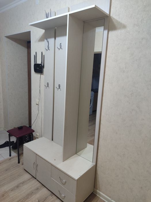 Продам прихожая.