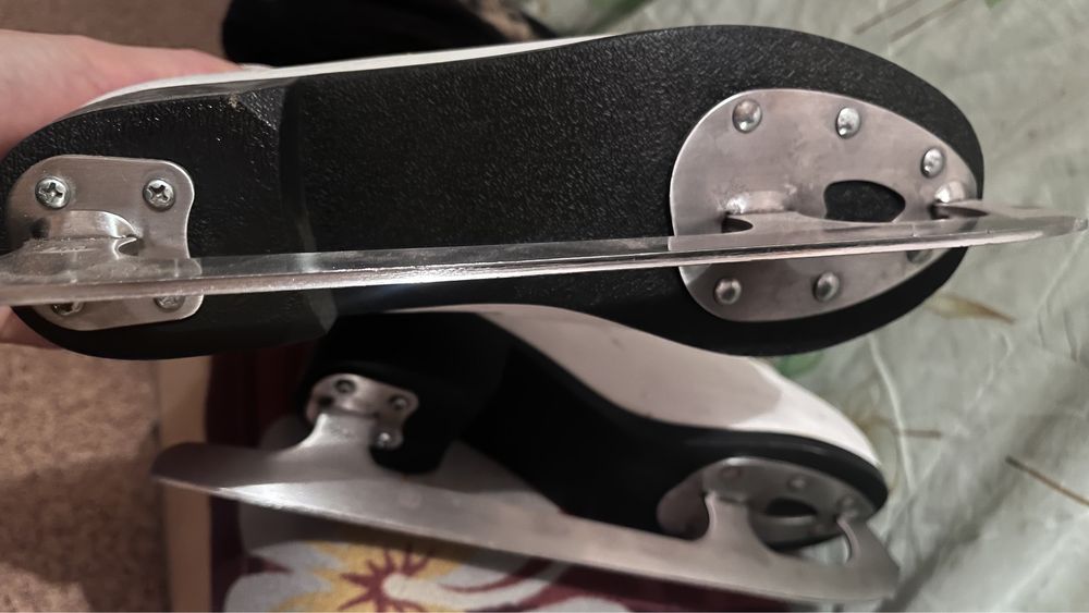 Коньки 40 размер белый