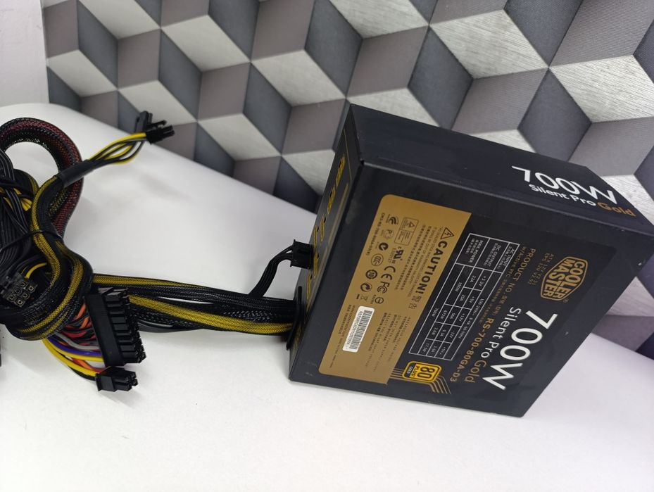 Sursa modulara profesionala cooler master silent pro gold 700w