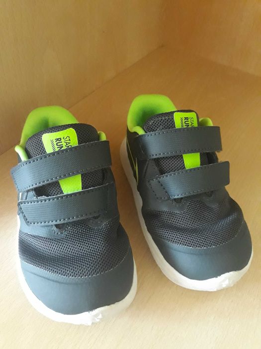 Децки маратонки nike