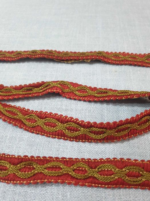 Колан от народна носия.Дължина - 166 см.Ширина- 2 см.