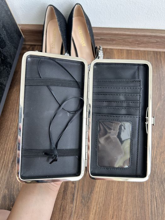 Дамски комплект - обувки и клъч