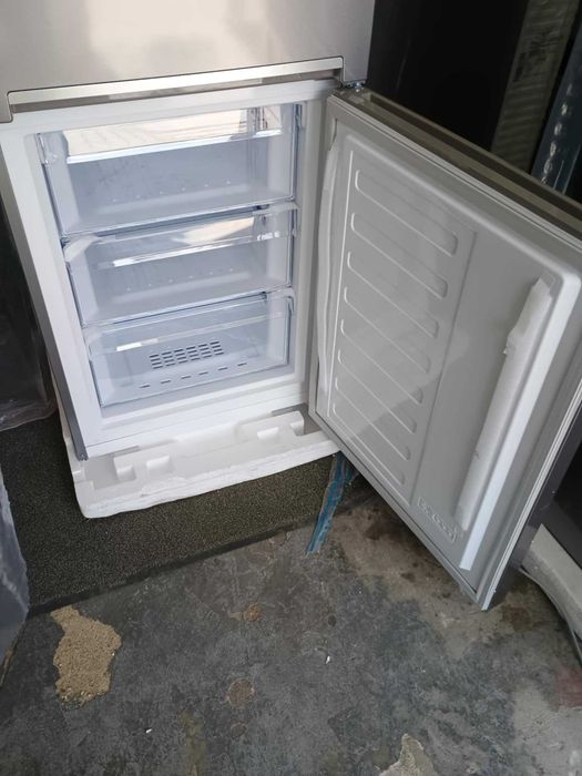 Хладилник с фризер BEKO-БЕКО 202.5 см 386 л Crisper® Inox