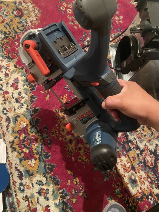 Ленточная пила Bosch GCB 18V-63