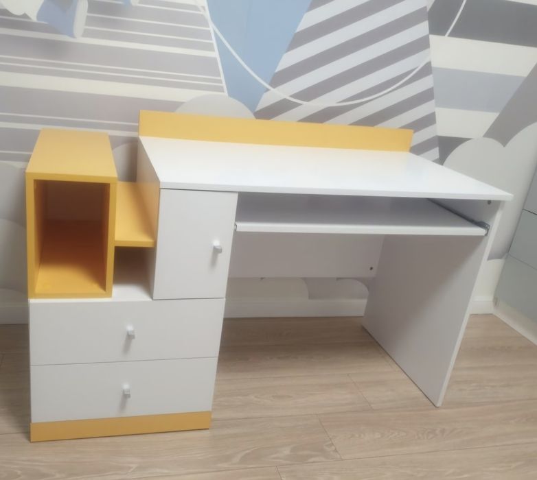 Письменный ученический детский стол