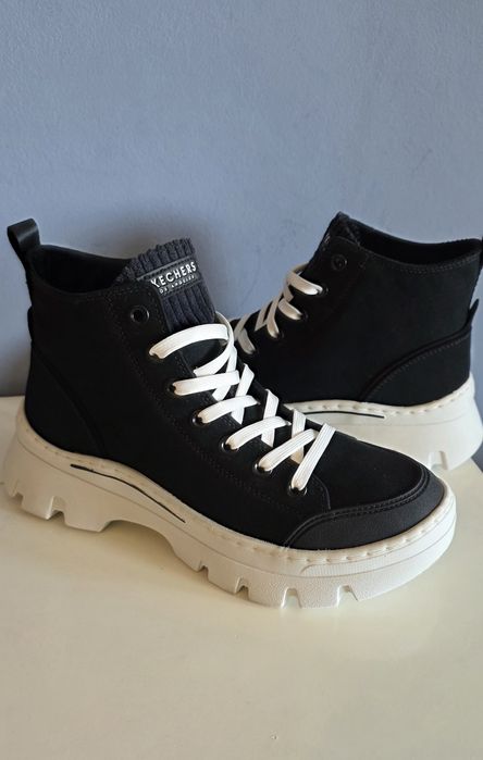 Vând tenesi Skechers