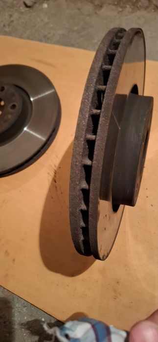 Комплект предни дискове и накладки Форд Мондео 4