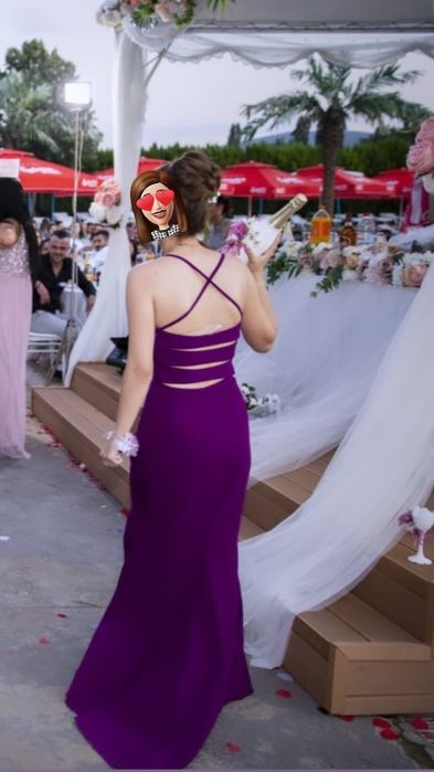 Официална рокля по тялото