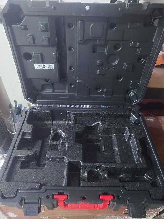 Куфар Milwaukee от лазерен нивелир