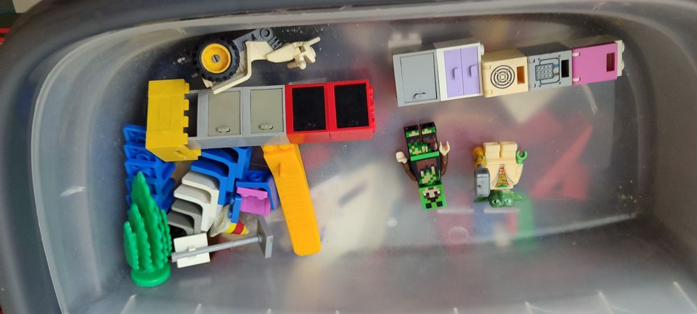 Продам ящик лего