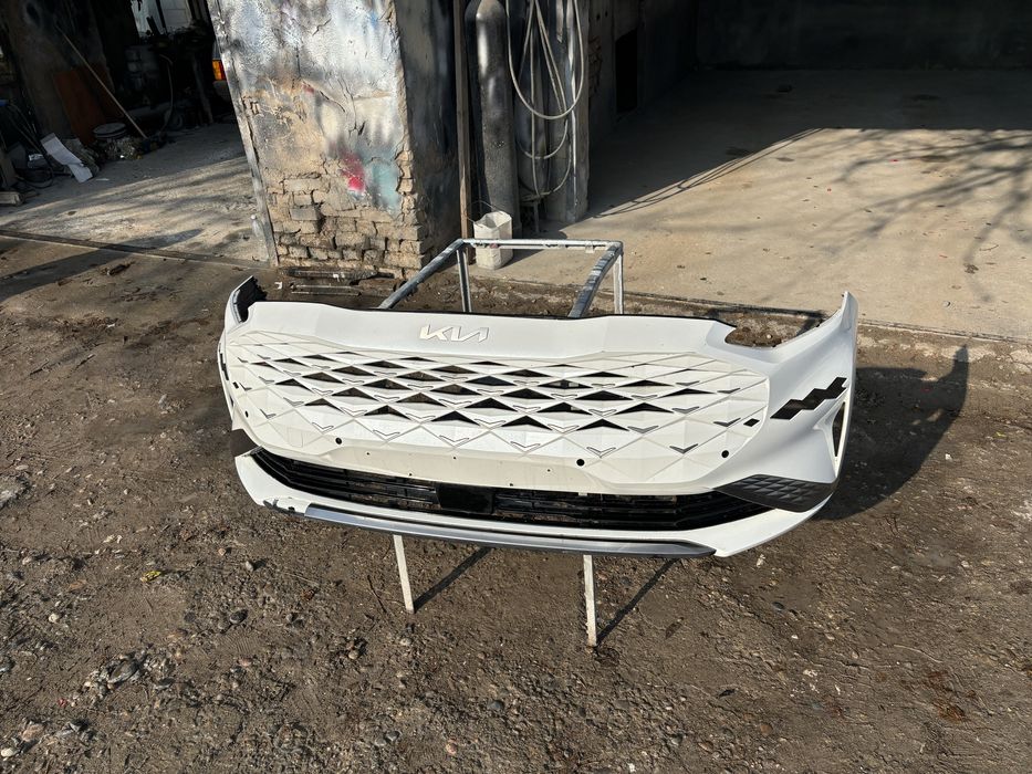 KIA.  K8. Бомпер