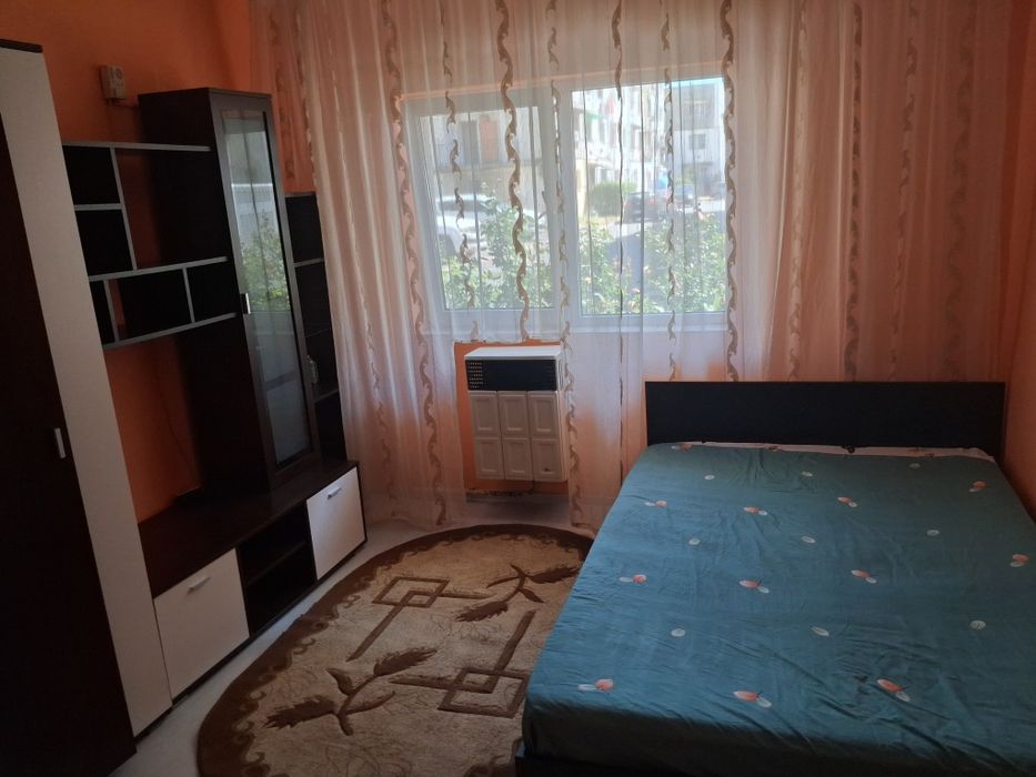Închiriez garsoniera