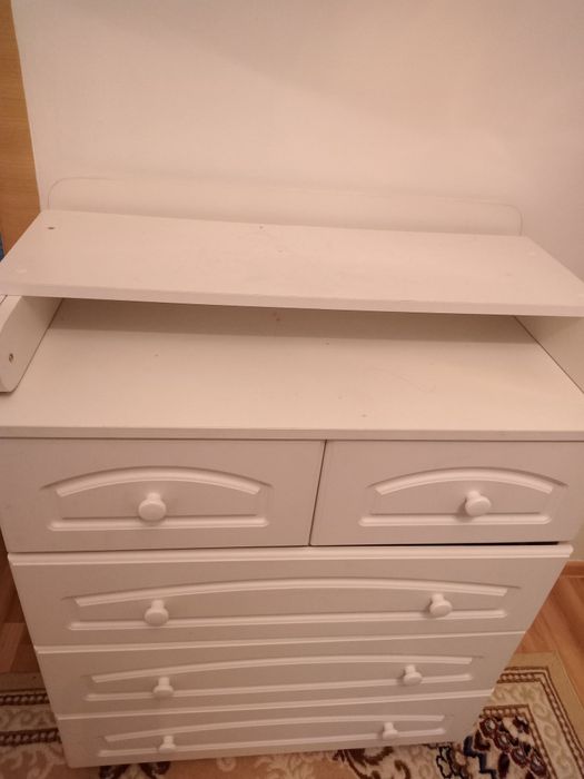 Продам пеленальный столик