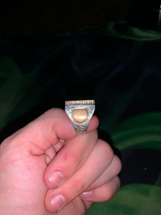 Продам серебряный перстень кольцо 925 проба