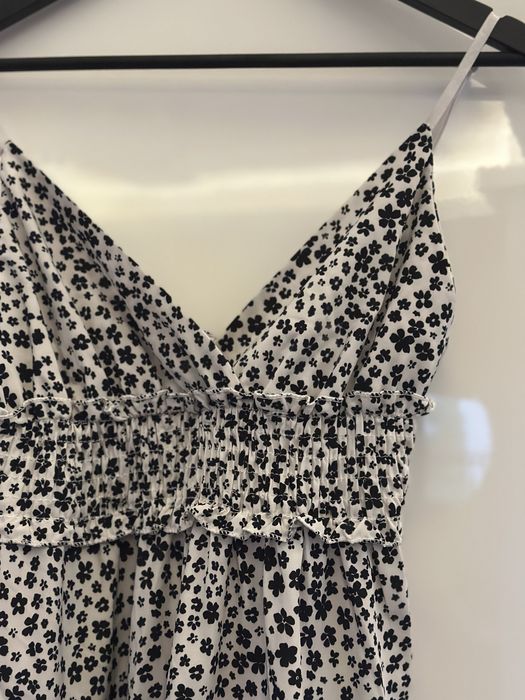 Рокли в черно и бяло