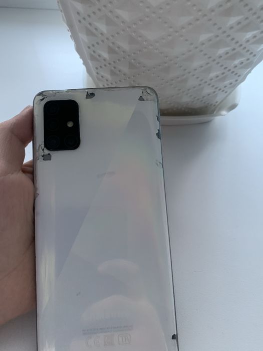 Самсунг а51 128/8