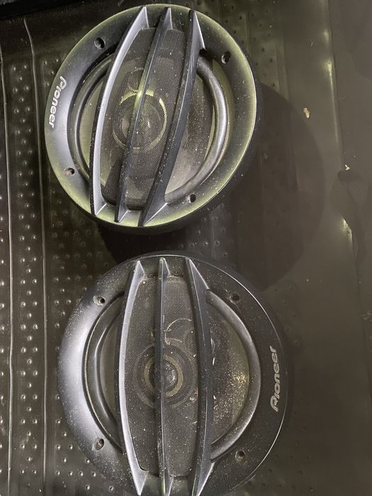 Продавам колони Pioneer Ts a2013l