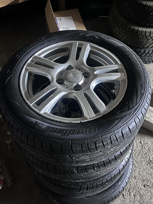 Продам летний комплет резины с дисками