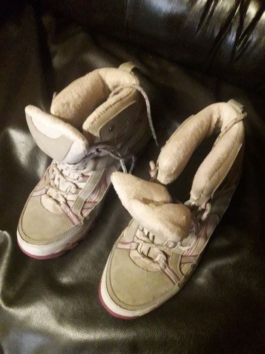 Топли зимни обувки