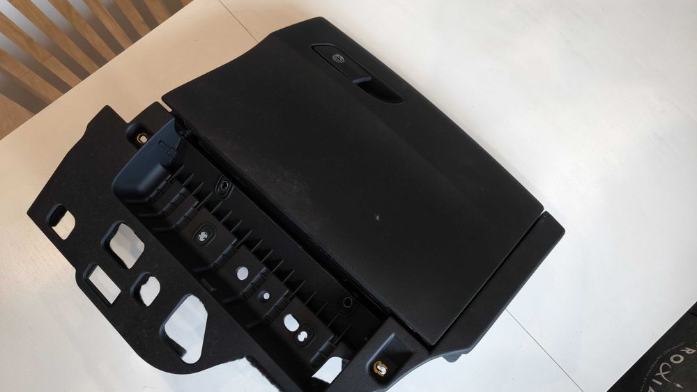 Жабка за АУДИ AUDI A4 , A5 , S5 , S4 (наранена е отвътре)