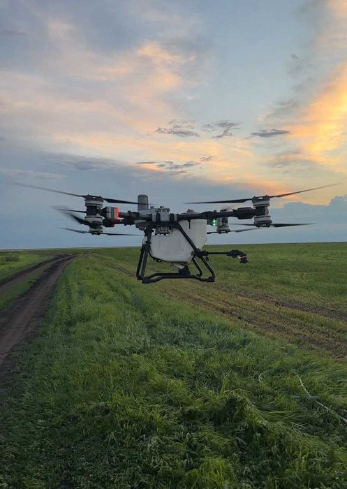 Обработка полей агродроном DJI Agras T100