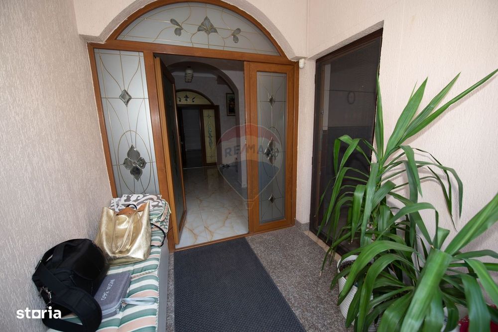 Casa de vanzare 483mp suprafata totala si teren 494mp, Sector 1