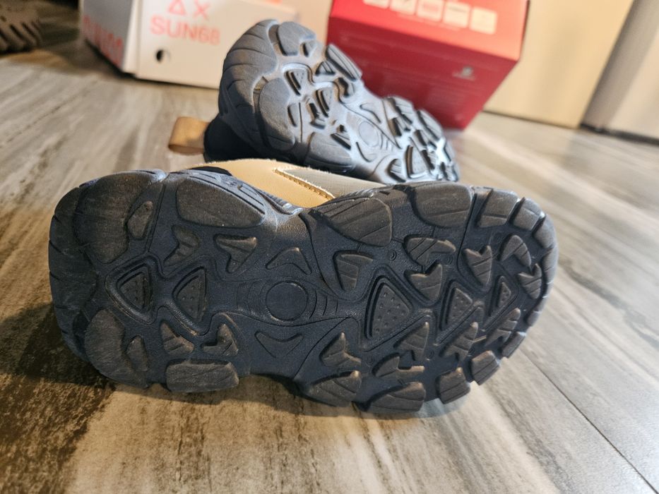 Маратонки на  Skechers и обувки на Bogdog