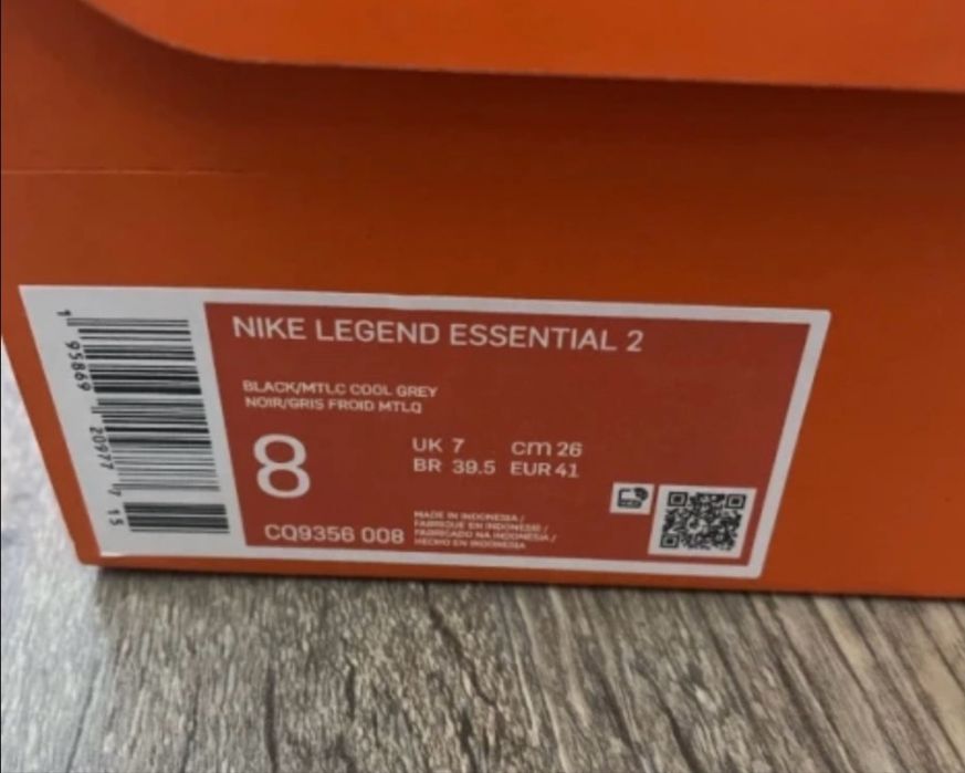 Маратонки Nike legend essential 2