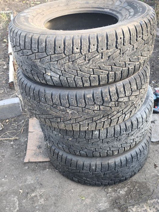 Продаю зимние шины Nokian
