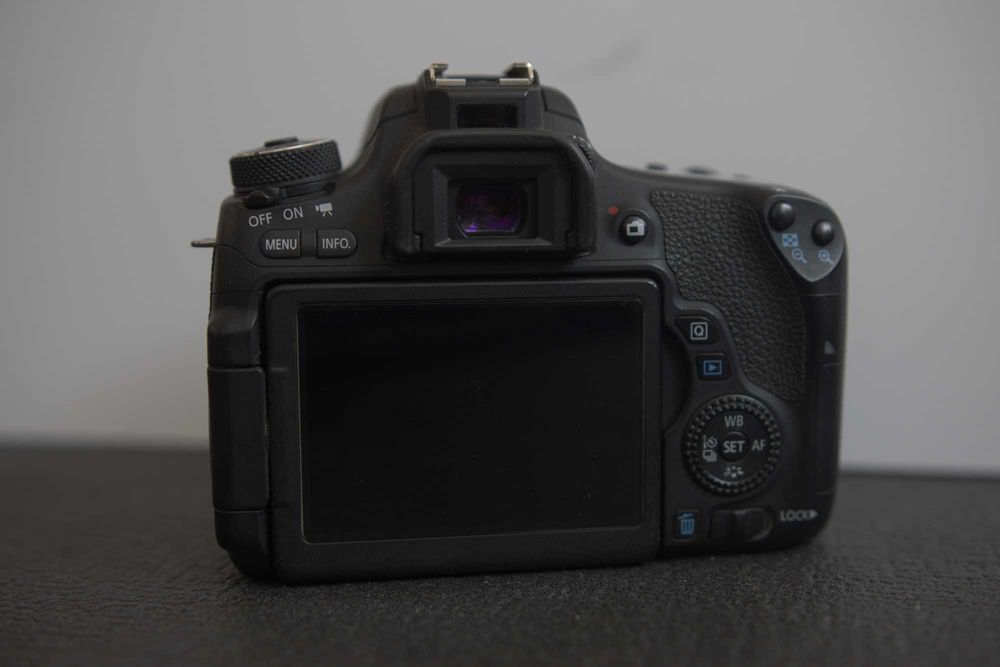 Фотоапарат Canon 760D