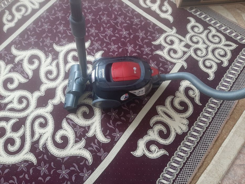 Пылесос в отличном состояние давление  хорошее