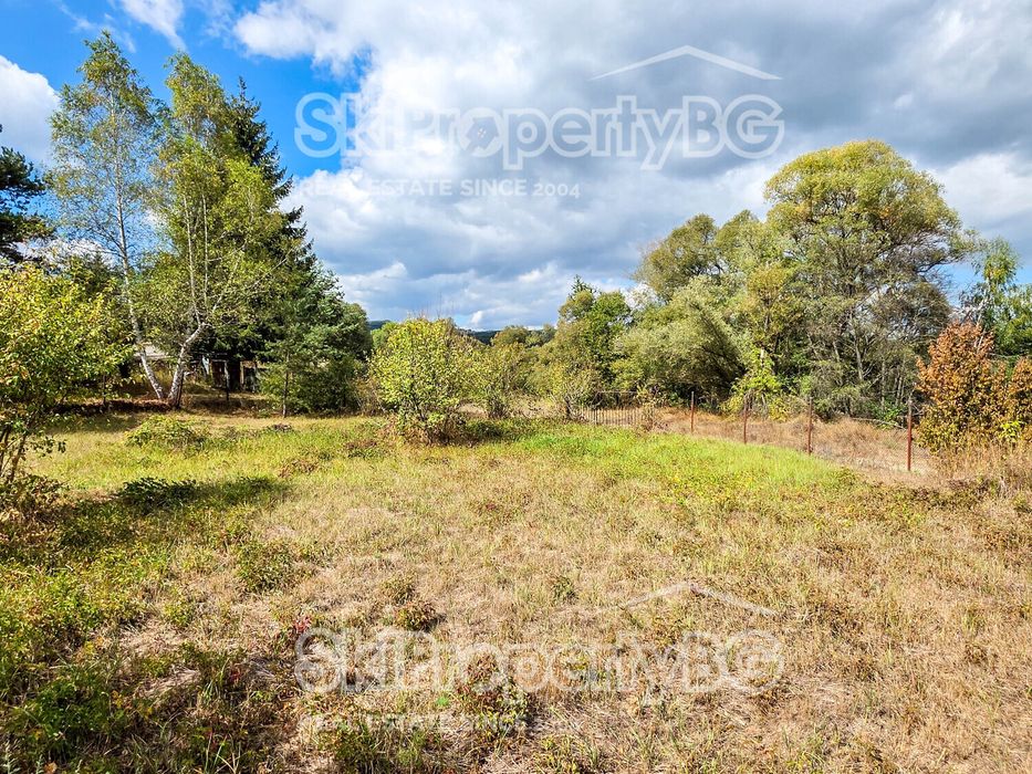 Парцел с разрешение за строеж в близост до язовир Искър!