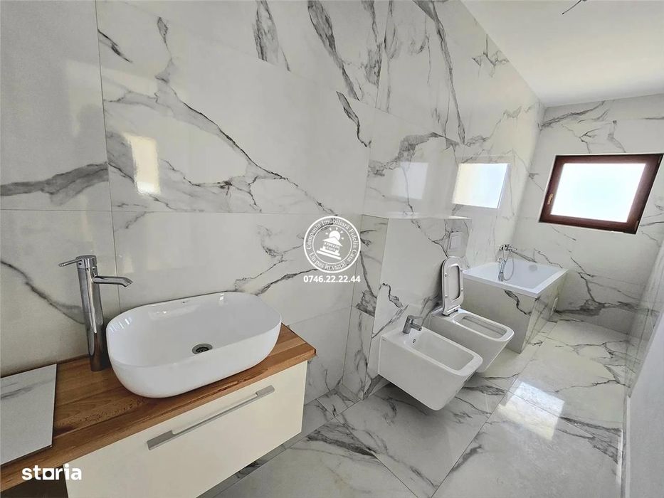 Apartament Nou 3 camere  de vanzare  Galata,