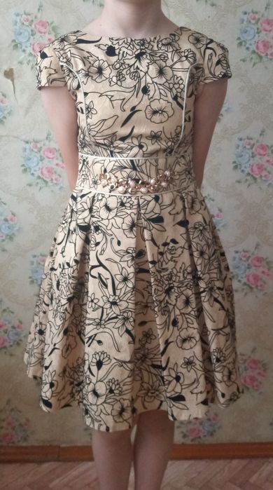 Продам платья на девочку