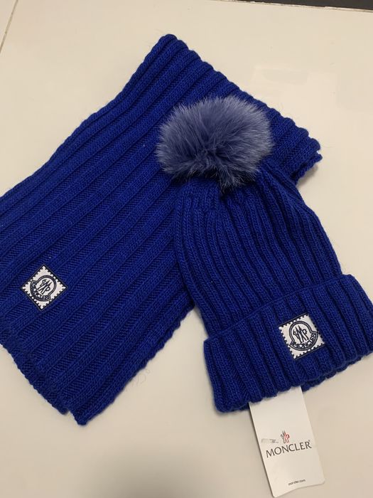 Set caciula cu fular