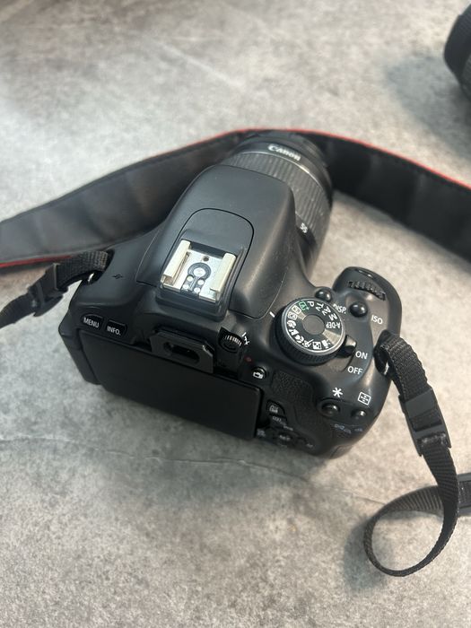 Aparat foto canon eos 600D