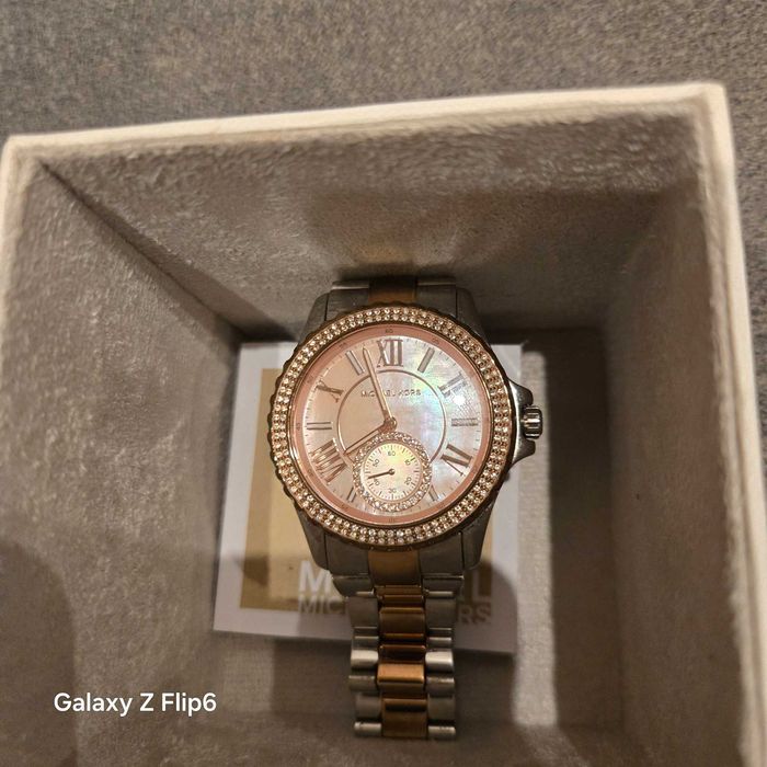 Часовник Michael Kors