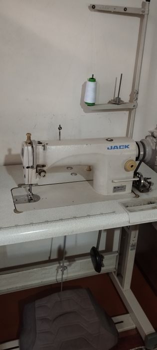 Jack Tikuv mashina sotiladi