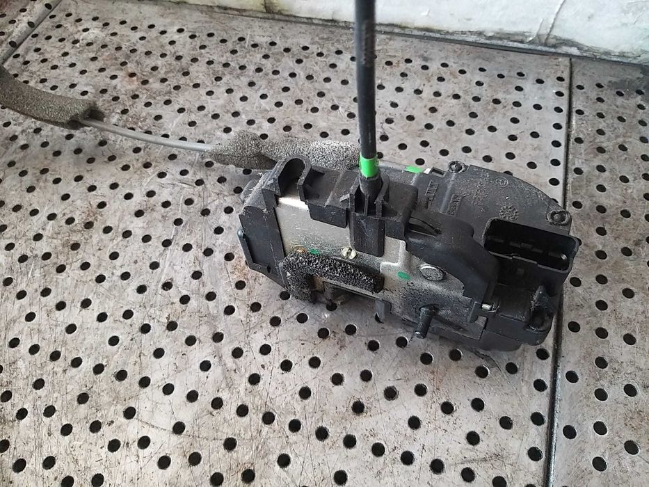 Broasca usa stanga spate nissan qashqai j10
