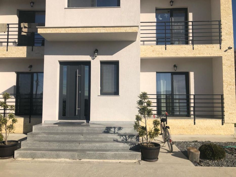 Inchiriez apartament la casa, in suprafata de 135 mp util