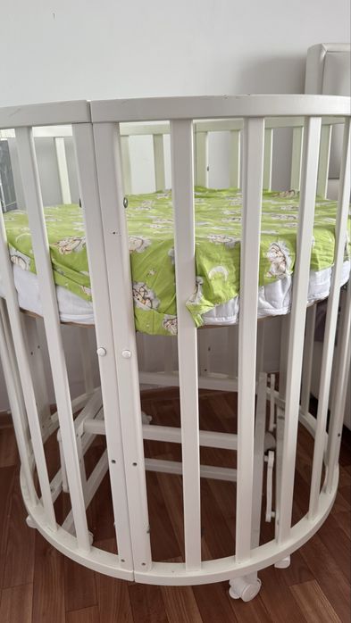 Продам кроватку для новорожденных